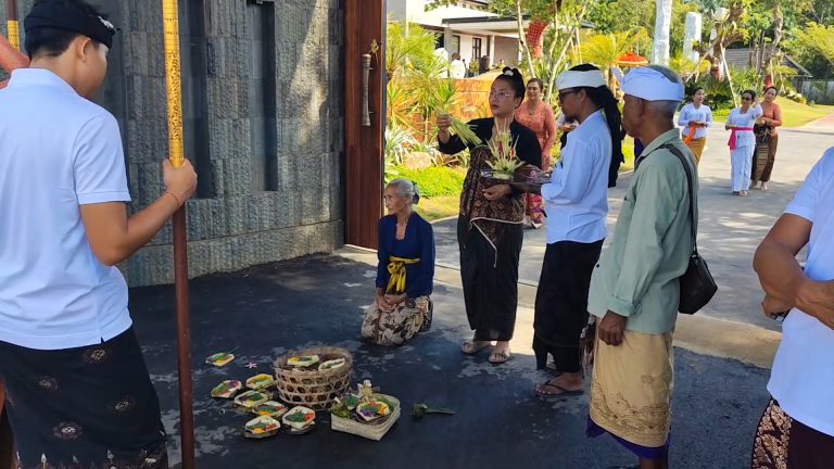 BANGKA TV.00_03_16_24.Still057